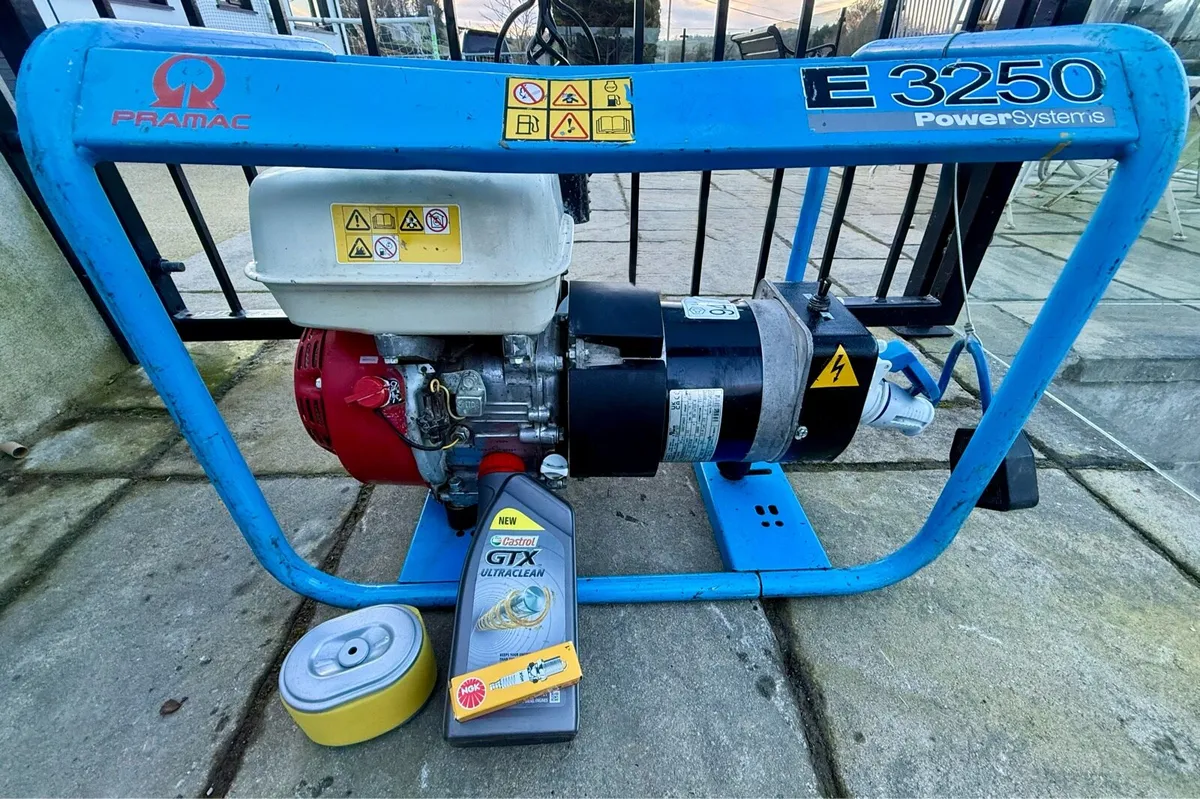 **Fully Serviced ** Pramac E3250 Honda Generator - Image 1