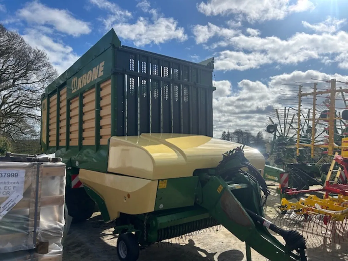 krone Mx330 silage wagon - Image 1
