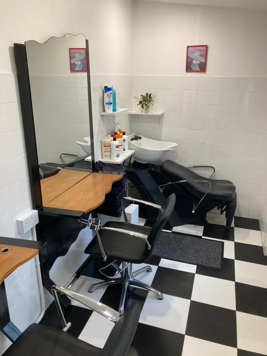 Hair Salon contents - Image 1