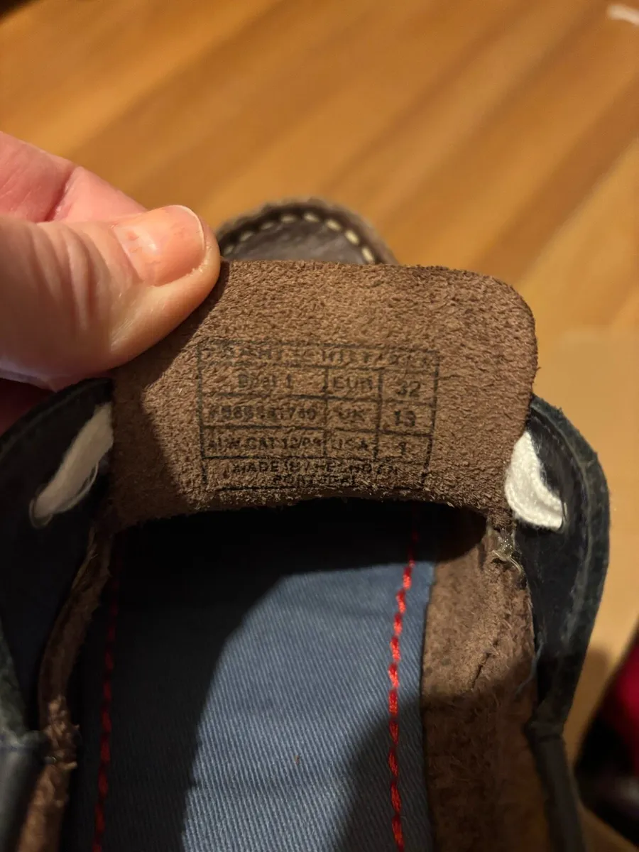 Kids school shoes Tommy Hilfiger size 32/13 - Image 2