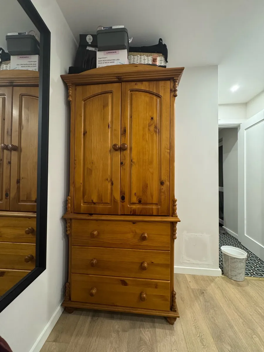 Wardrobe - Image 2