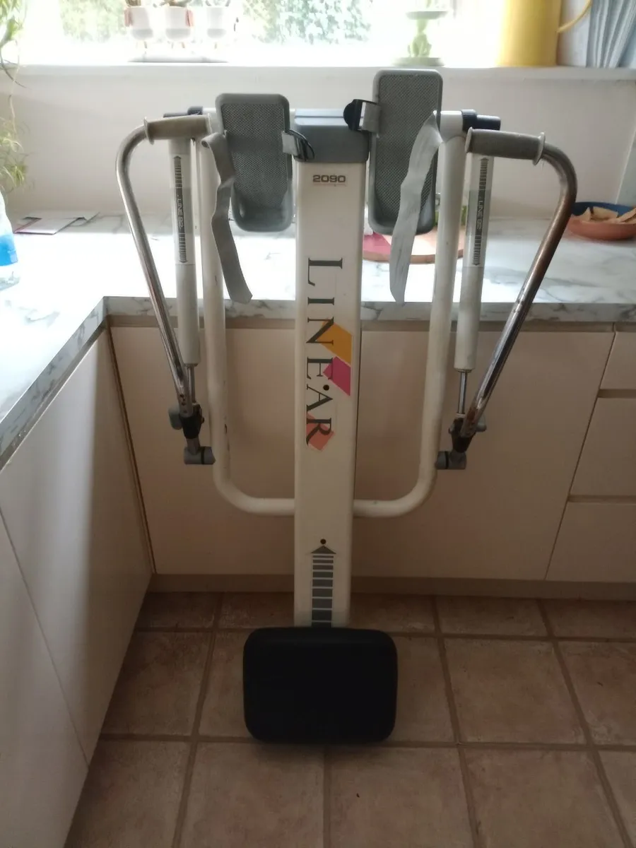 90s Rowing Machine