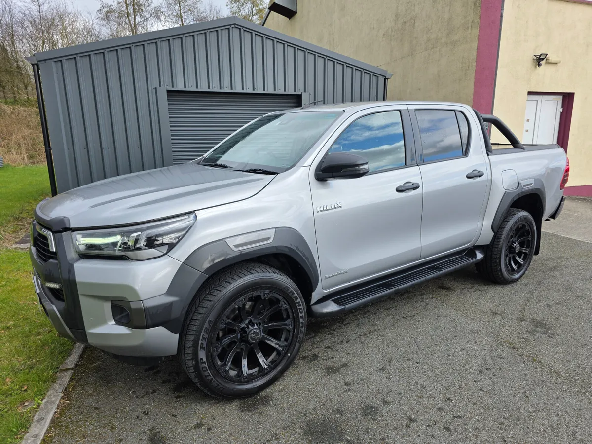 2021 Toyota Hilux 2.8 Invincible x auto NO VAT - Image 2