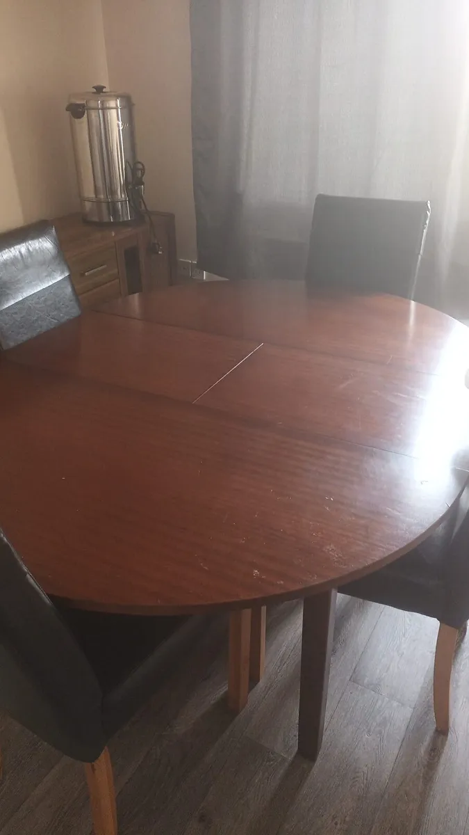 Mahogany table and 6 chairs - Image 2