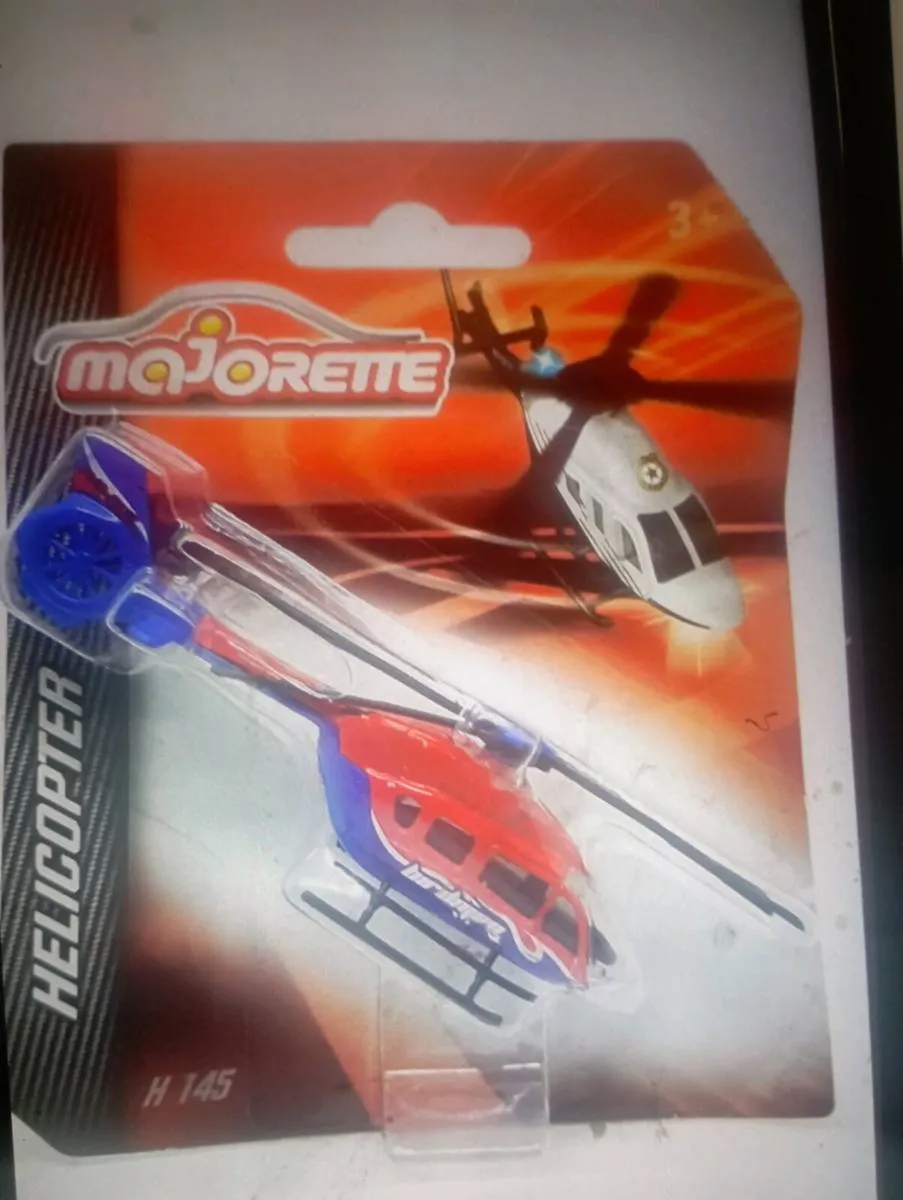MAJORORETTE HELLIOPTER & MATCHBOX HELLICCOPTER. - Image 2