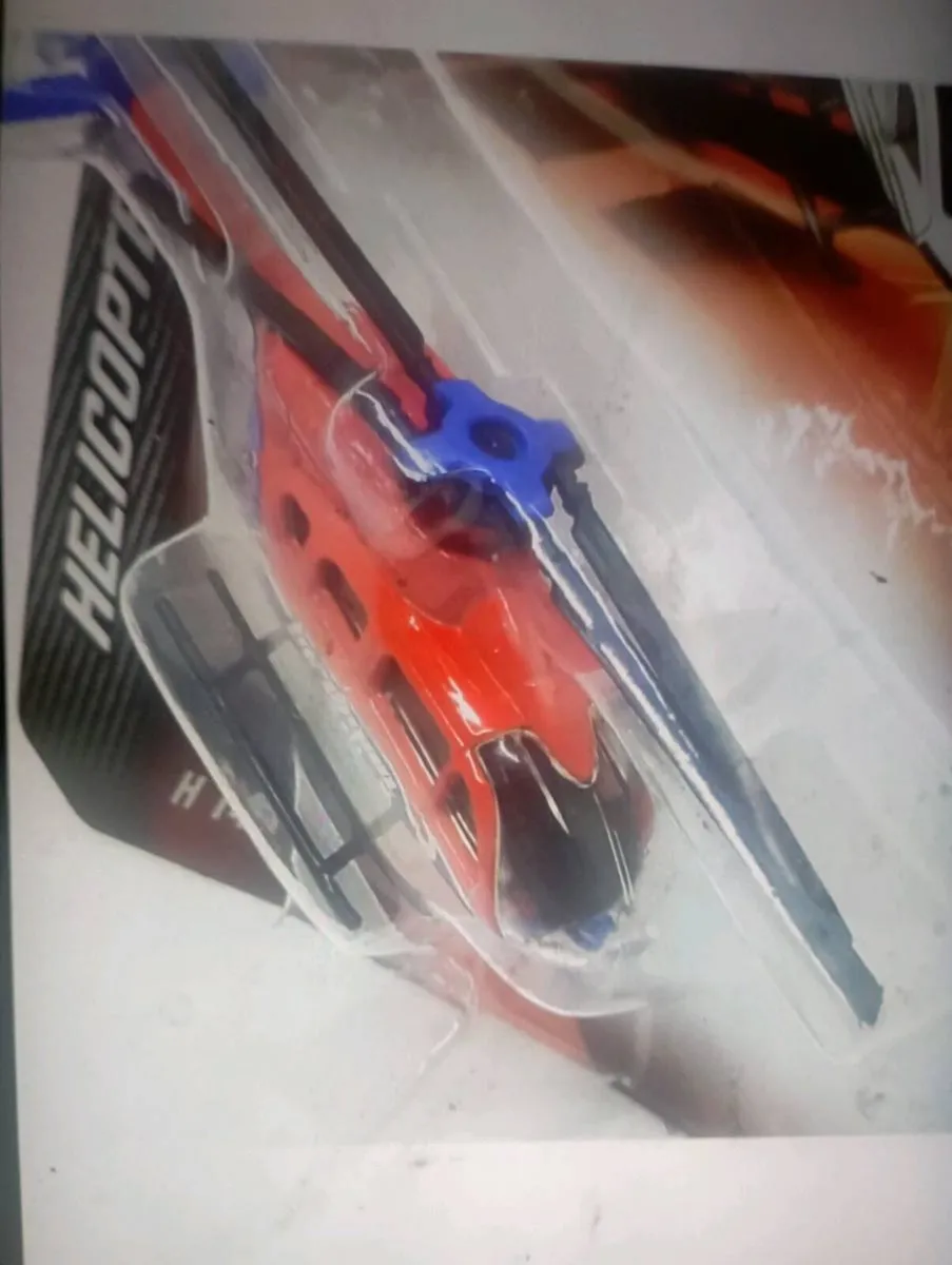 MAJORORETTE HELLIOPTER & MATCHBOX HELLICCOPTER. - Image 4