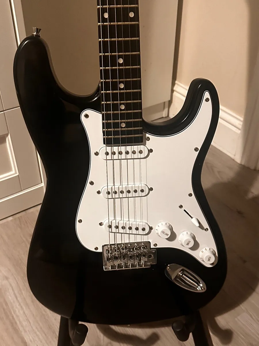 Electric Guitar - Image 1