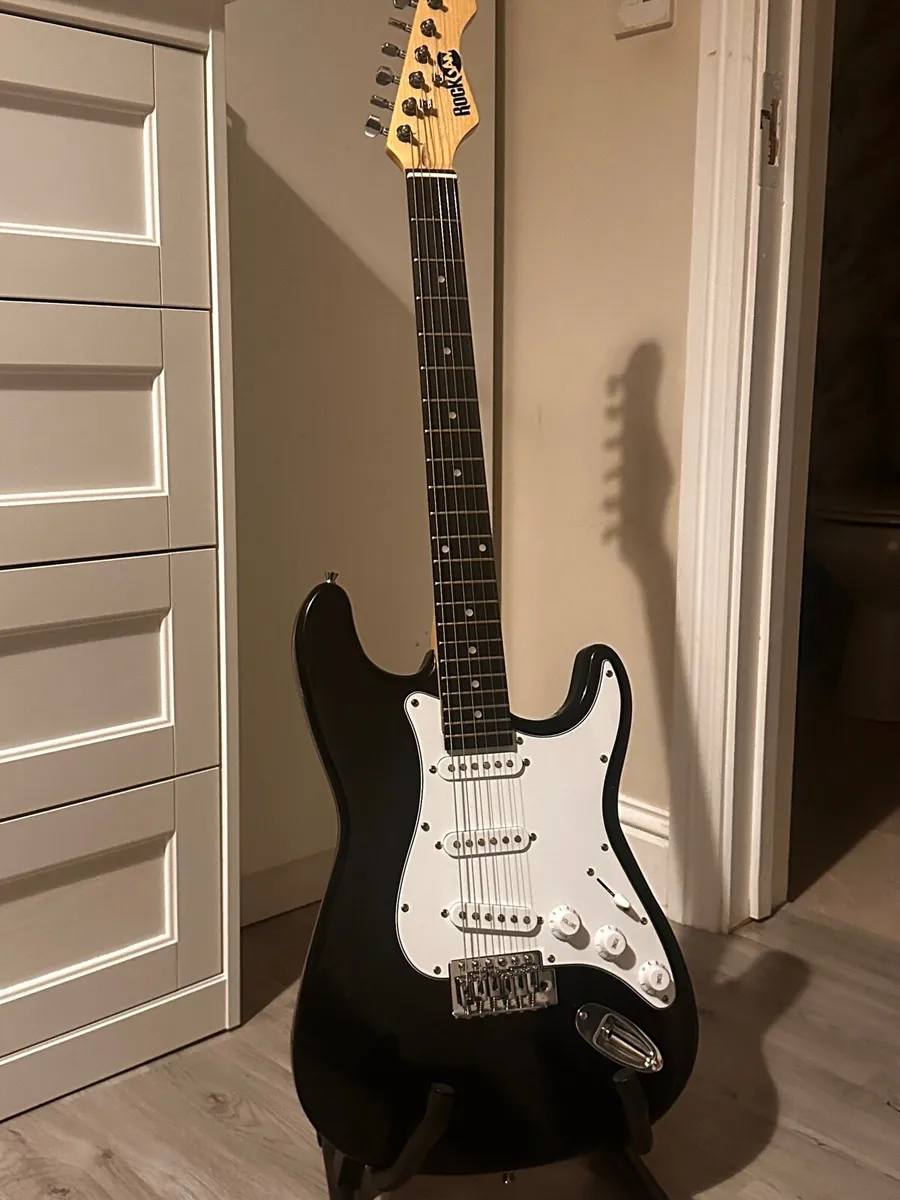 Electric Guitar - Image 2