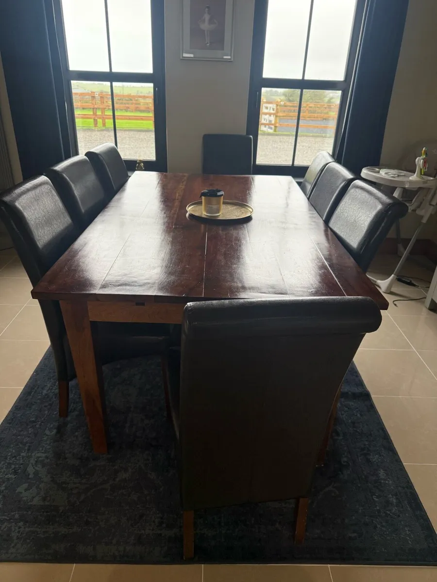 Dining room table - Image 1