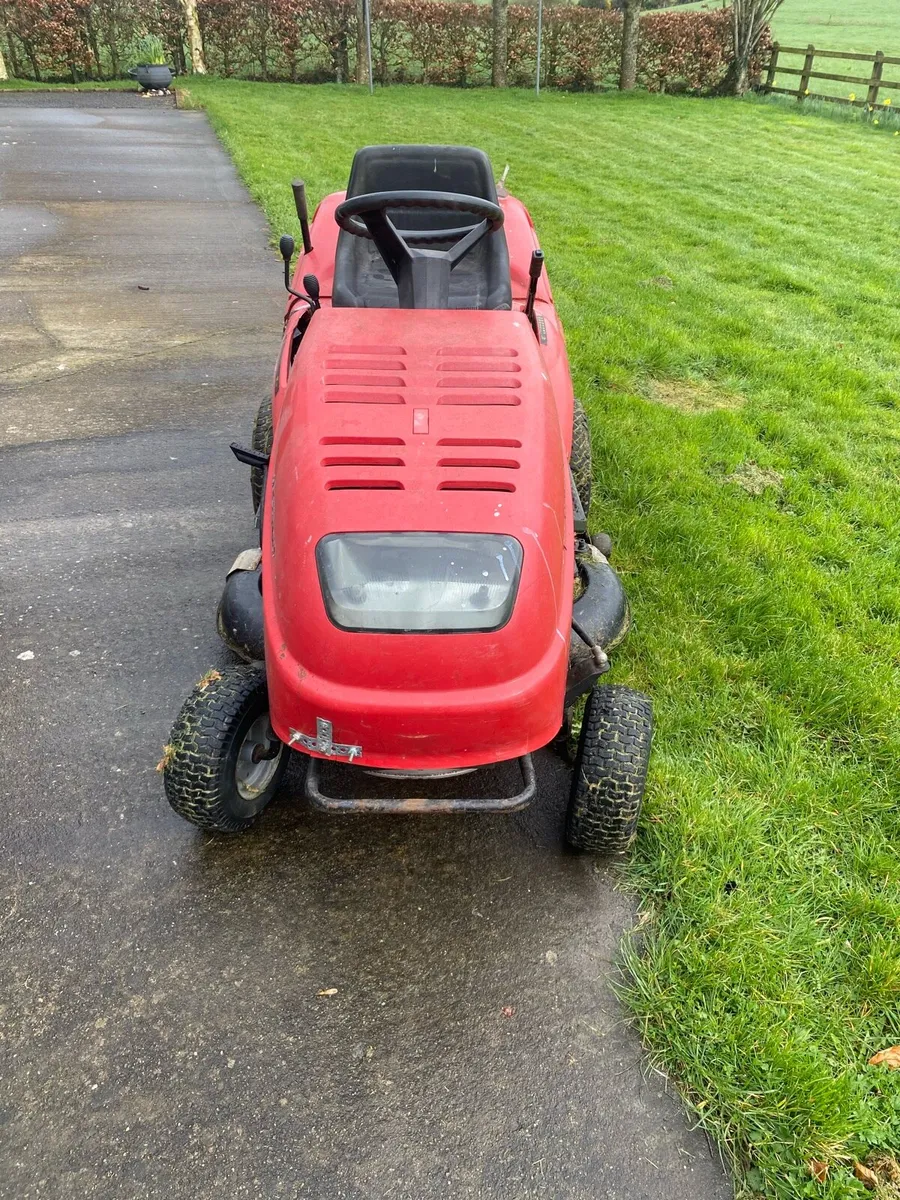 Castlegarden ride on mower - Image 2
