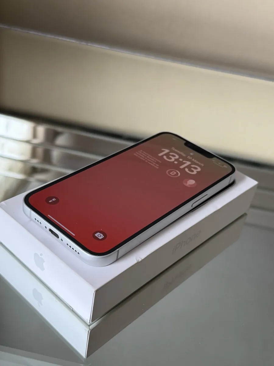 Apple iPhone 16e white Unlocked to any sim - Image 2