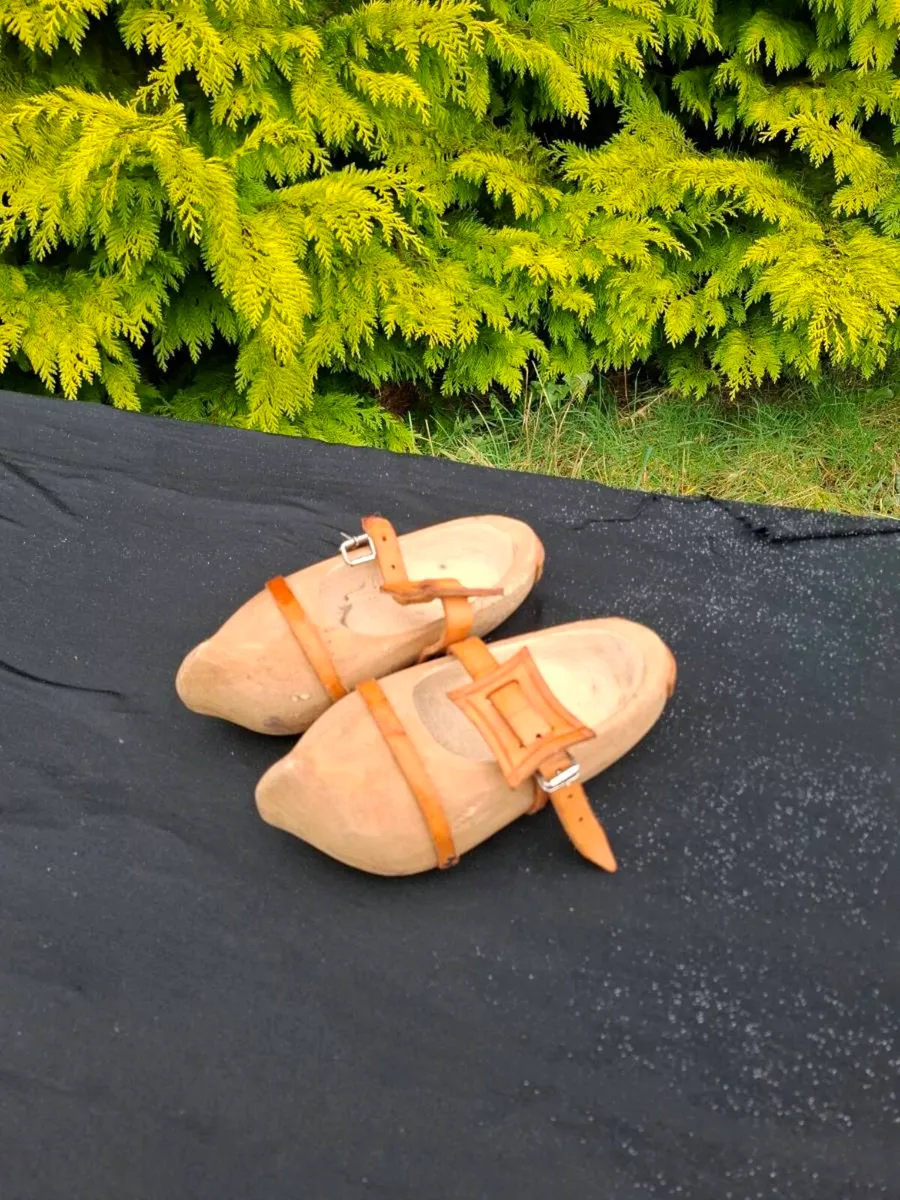 Child wood clogs - Image 1