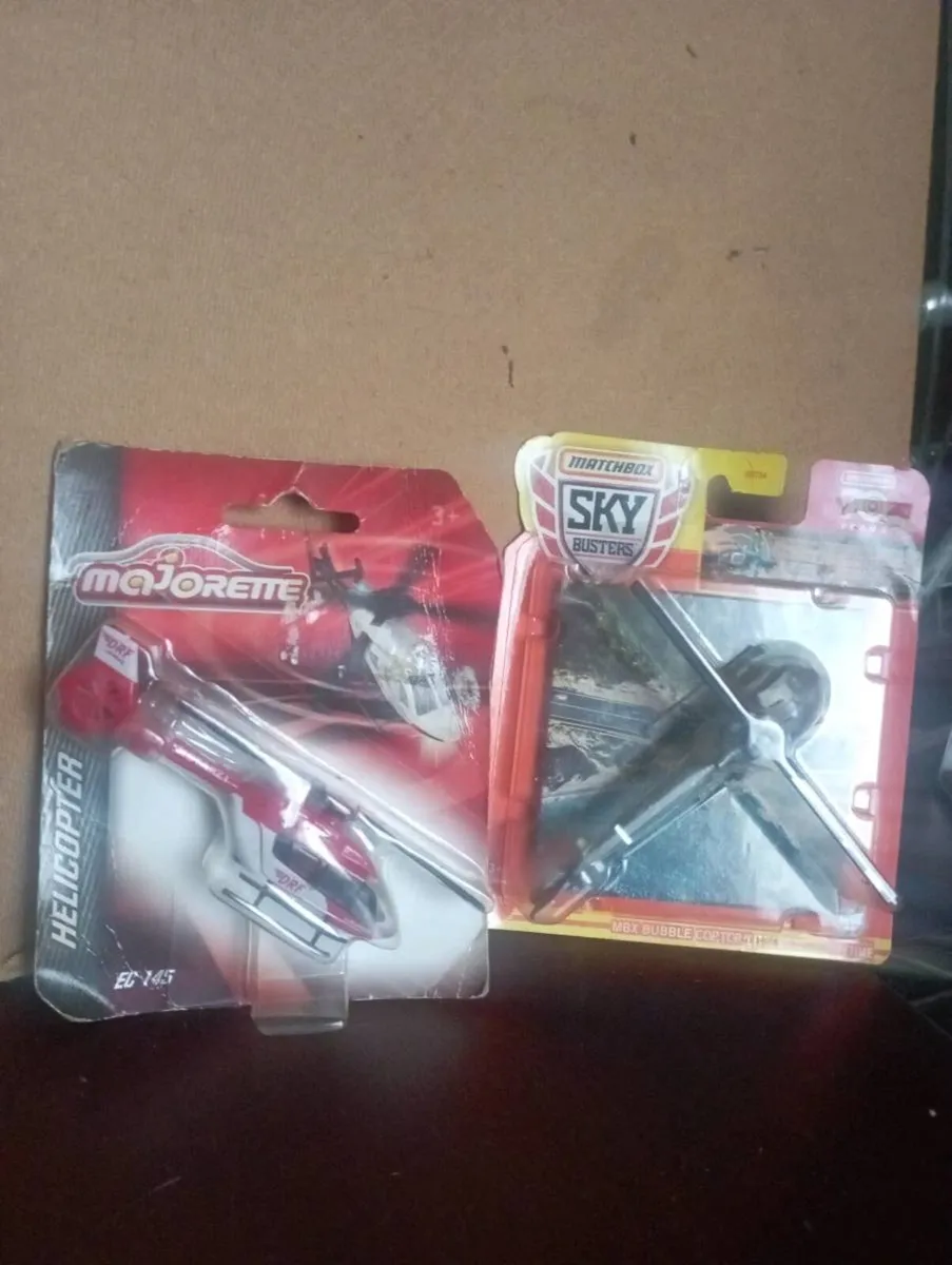 MAJORORETTE HELLIOPTER & MATCHBOX HELLICCOPTER. - Image 1