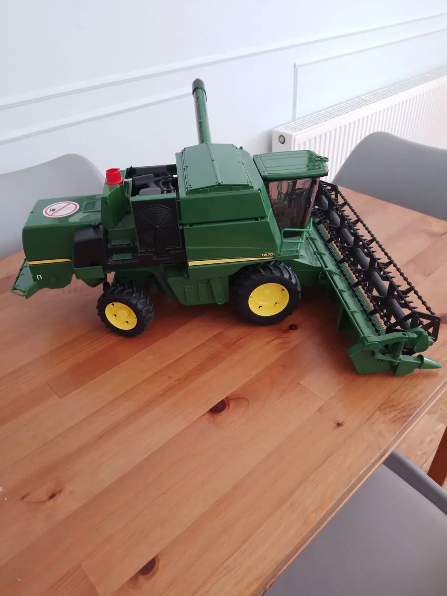 John Deere Combine Harvester - Image 3