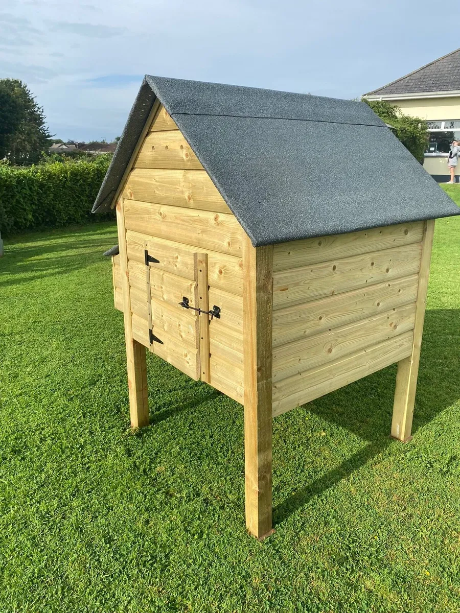 Large Hand-Built Wooden Chicken Coop- Fits 8 hens - Image 1