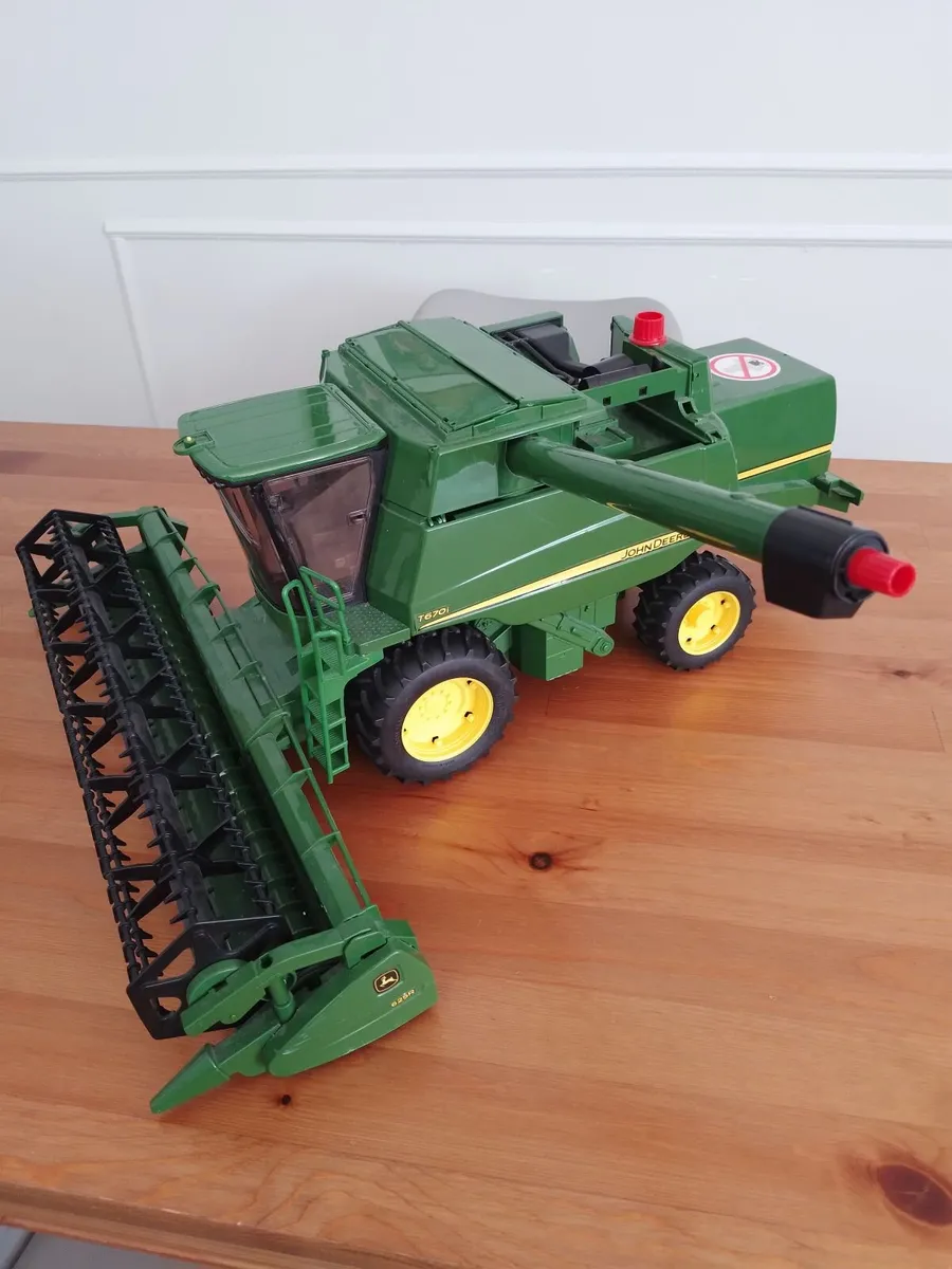 John Deere Combine Harvester - Image 2