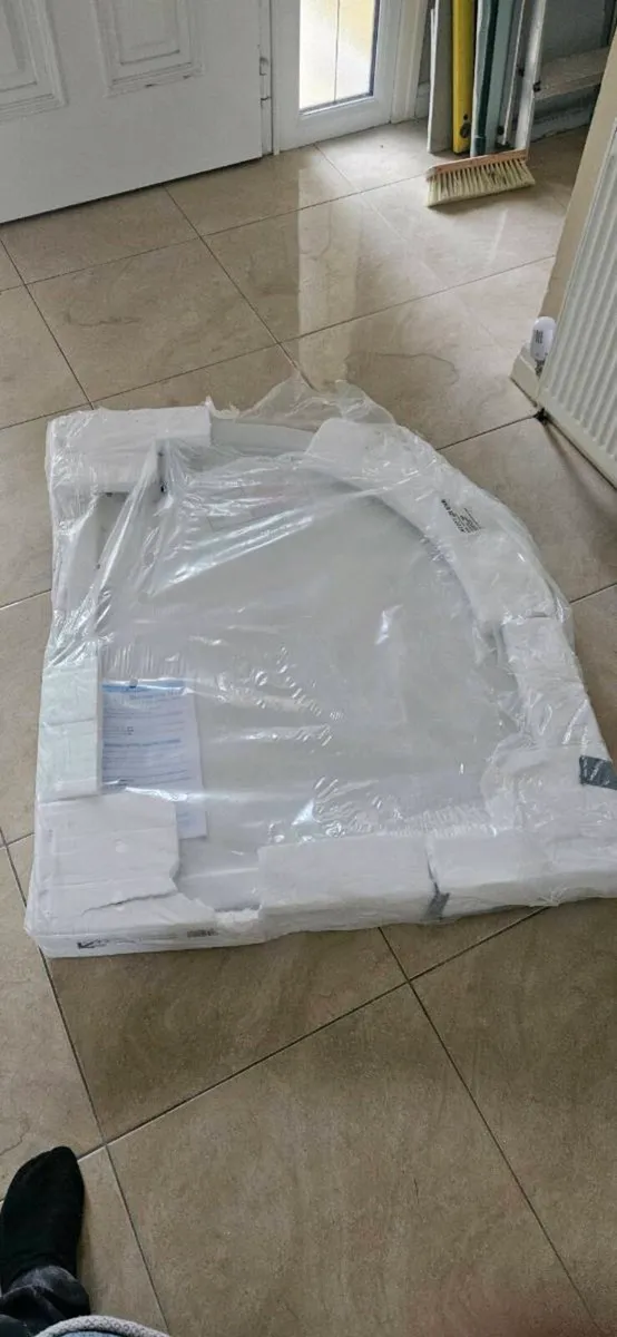 Shower tray - Image 1