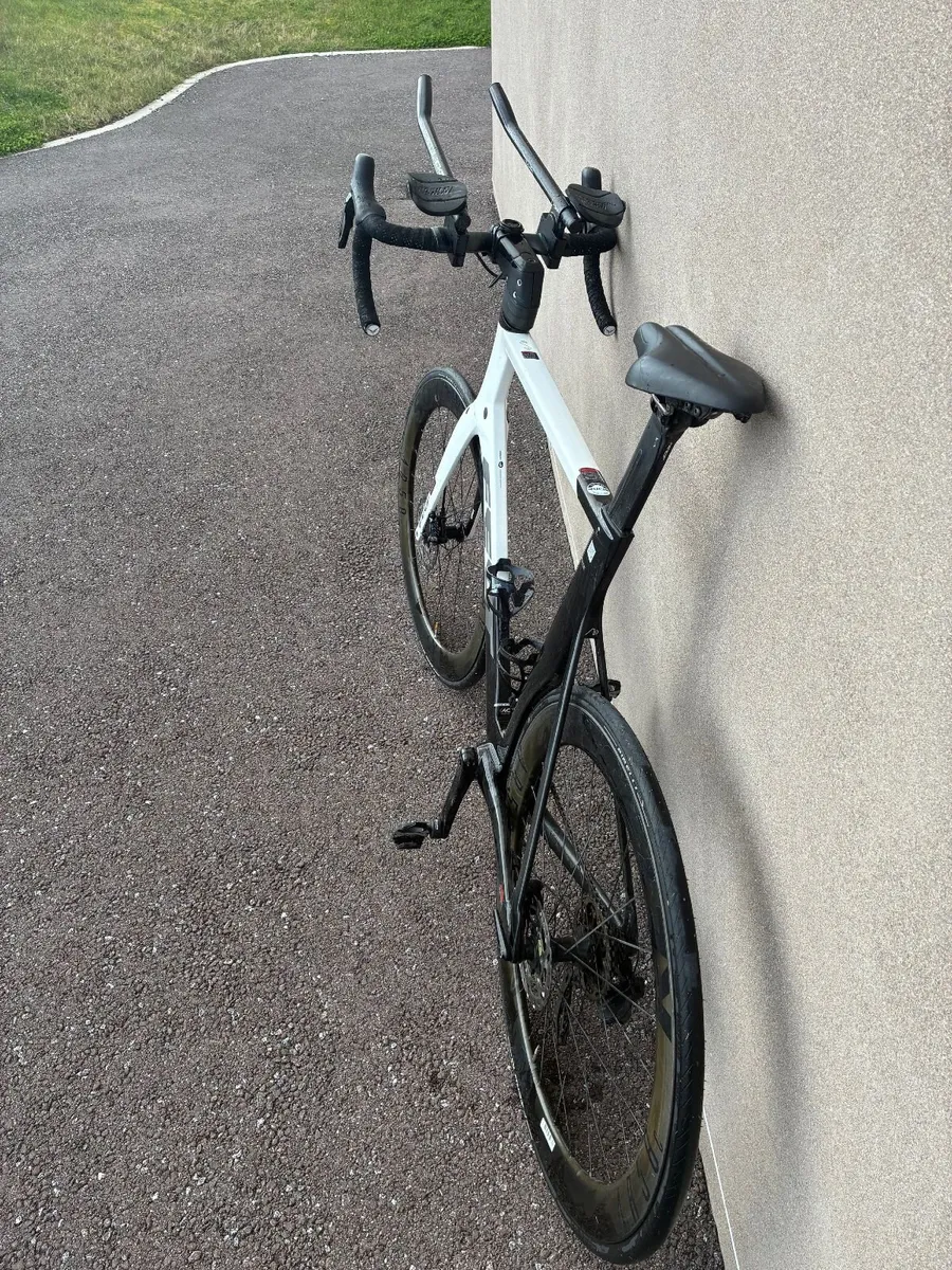 Triathlon / Road Bike - Felt AR Advanced 105 Di2 - Image 2