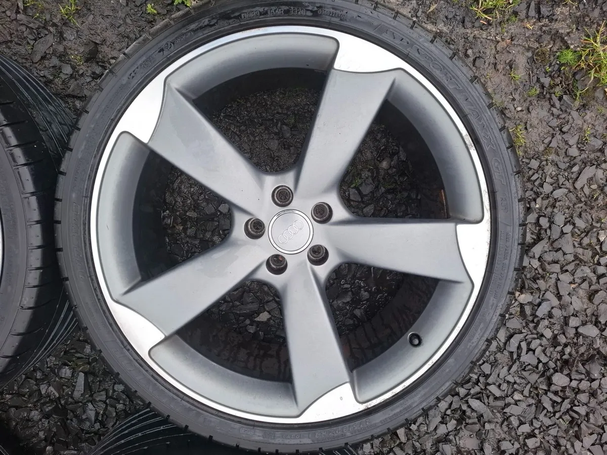 21" Genuine Audi S7, A7 Alloys with tyres - Image 2