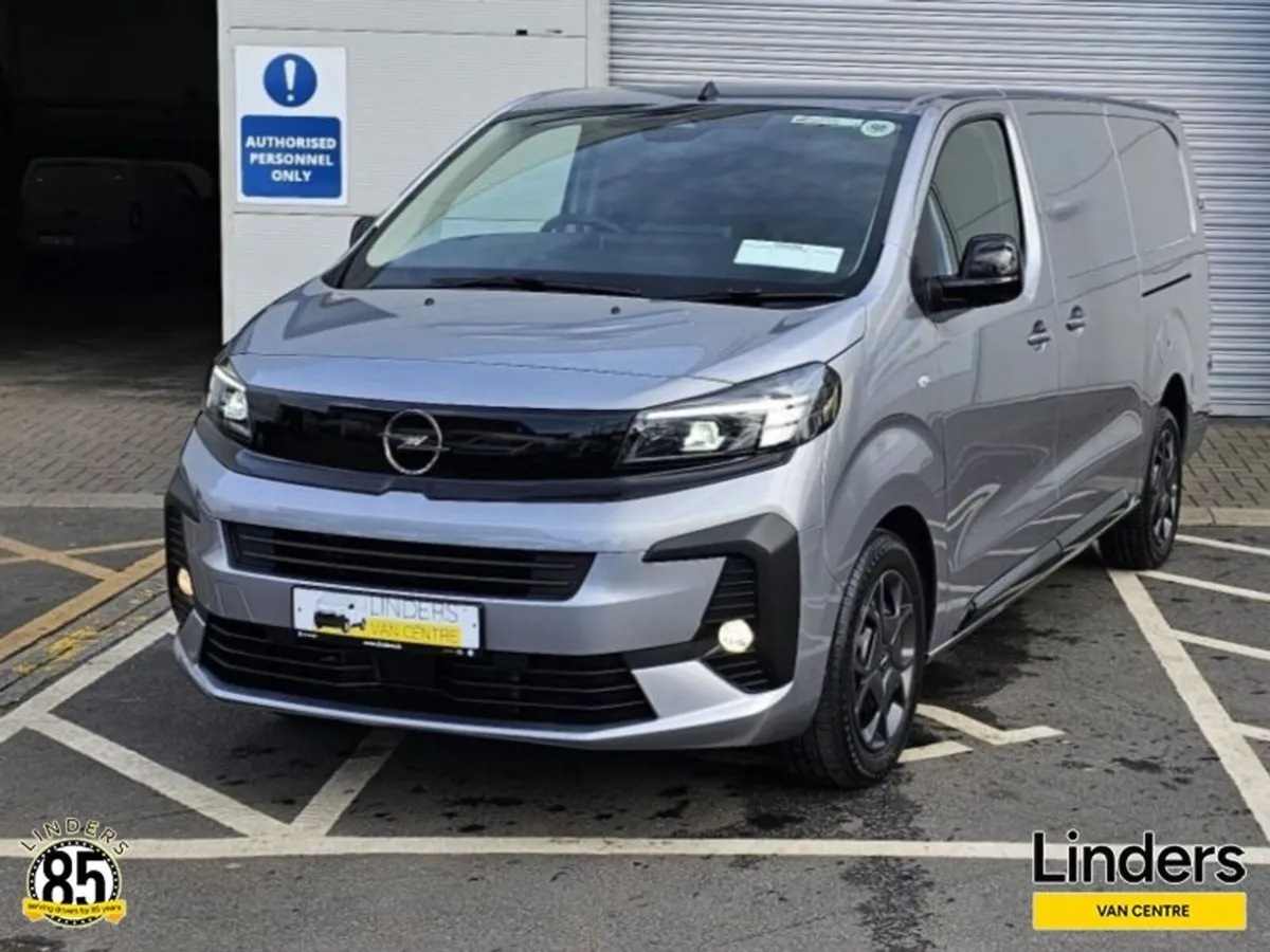 Opel Vivaro SPORTIVE 2.2 180BHP AUTO - Image 2
