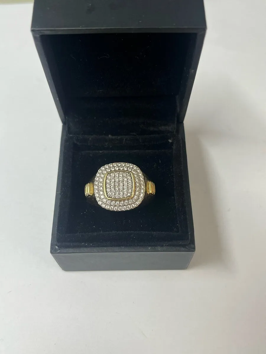 9k gold Cz ring. - Image 1