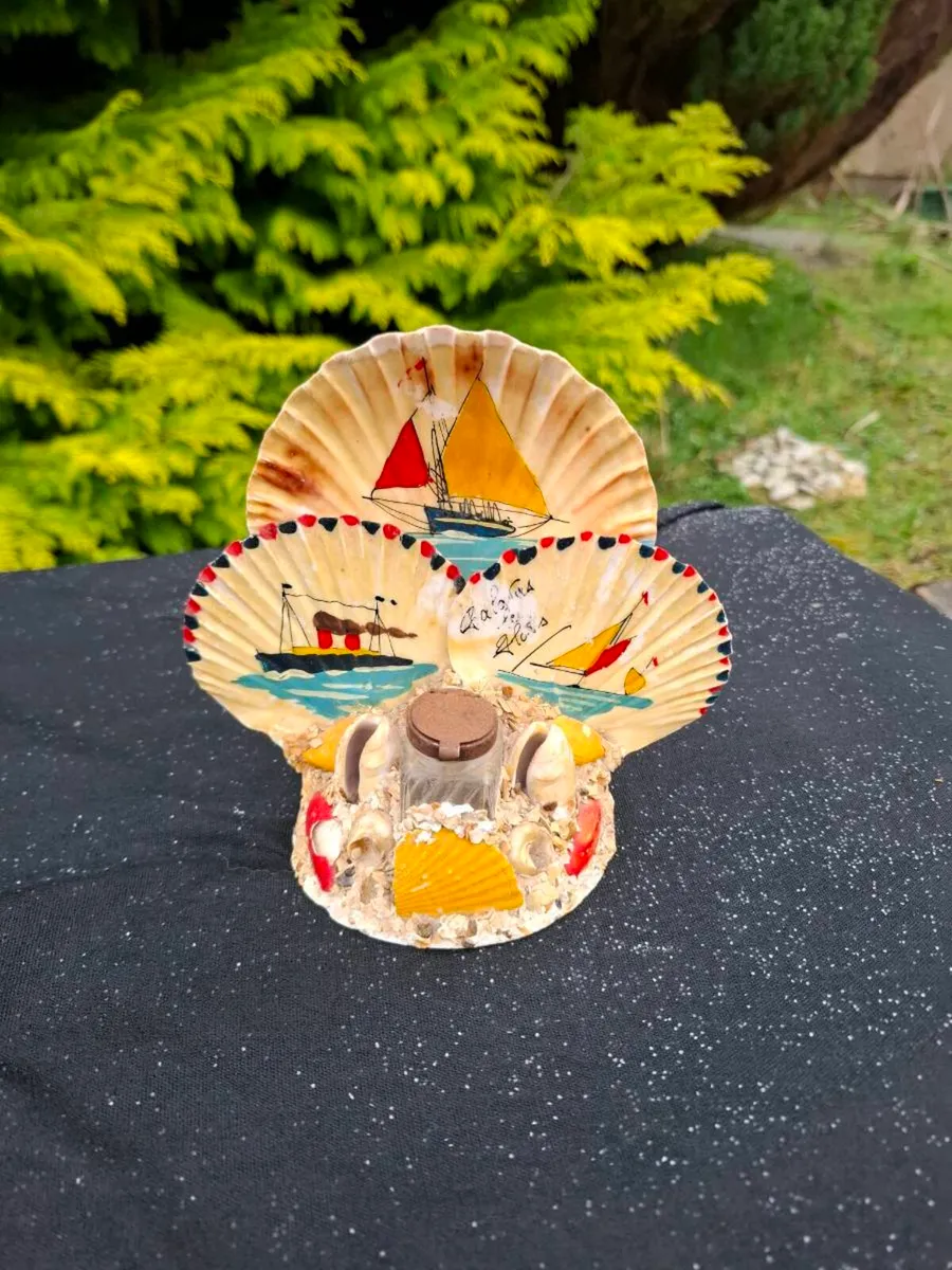 Unusual shell ink station - Image 1