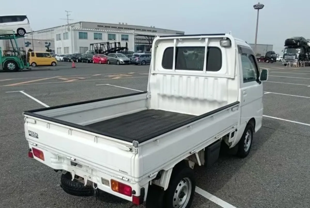 Toyota Pixis mini pick up truck - Image 3