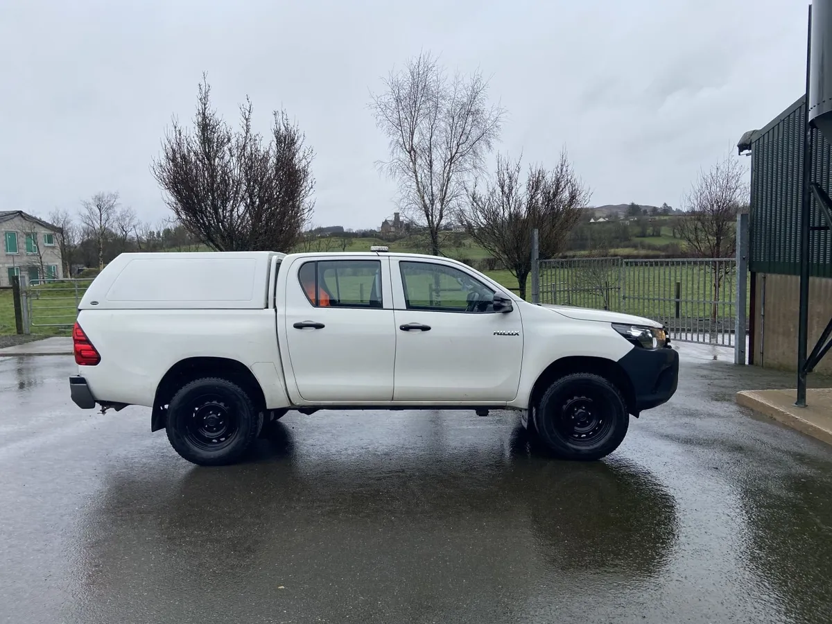 Selection of Toyota Hilux's - Image 1