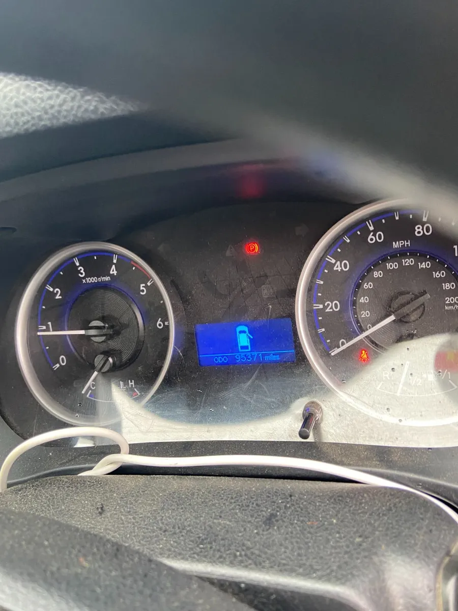 Selection of Toyota Hilux's - Image 2