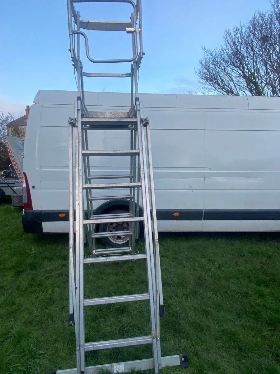 YOUNGMAN 7-9 rung podium extendable ladder - Image 2