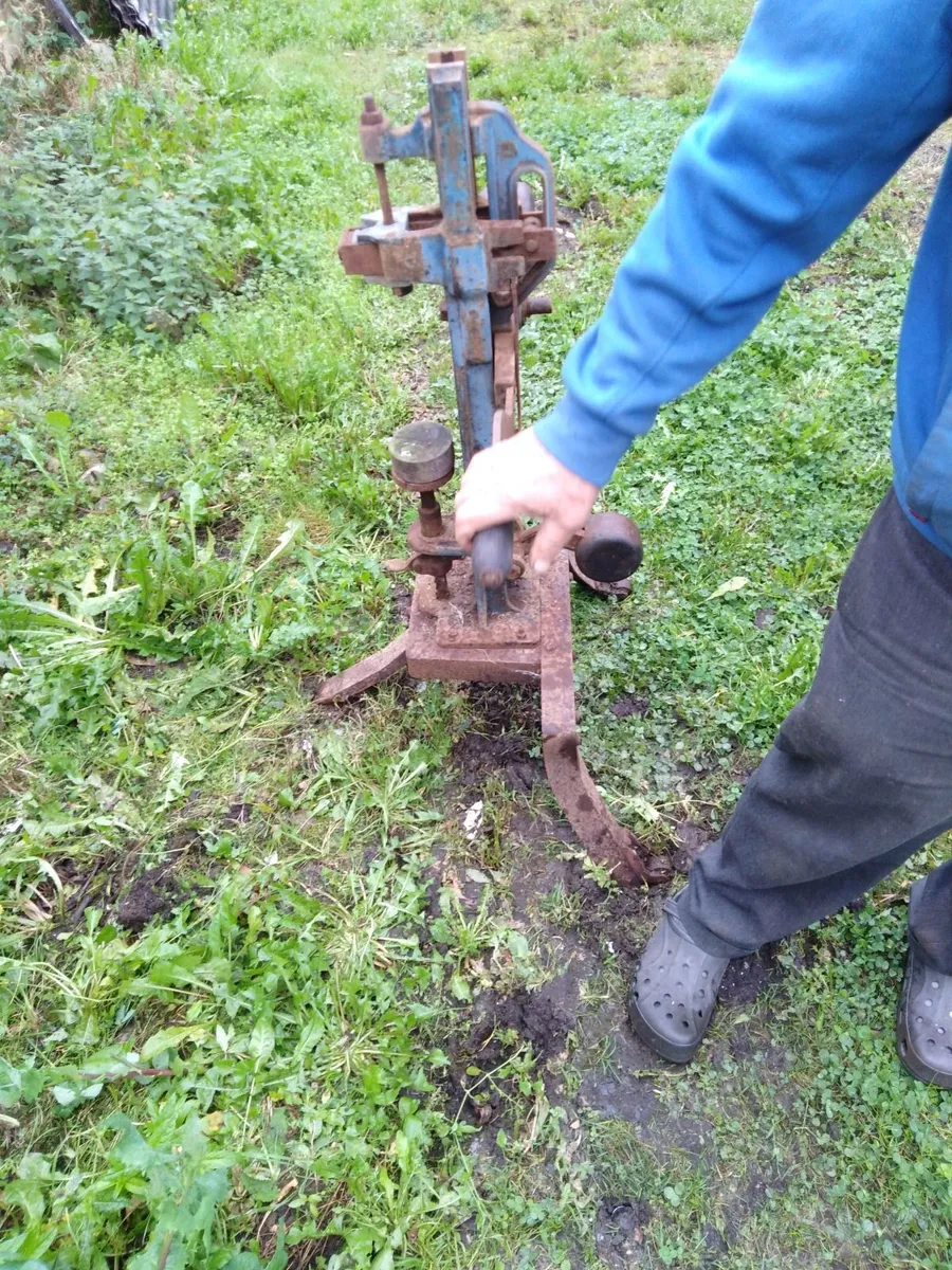 Vintage Manual Wine Bottle Corker - Cast Iron - Image 3