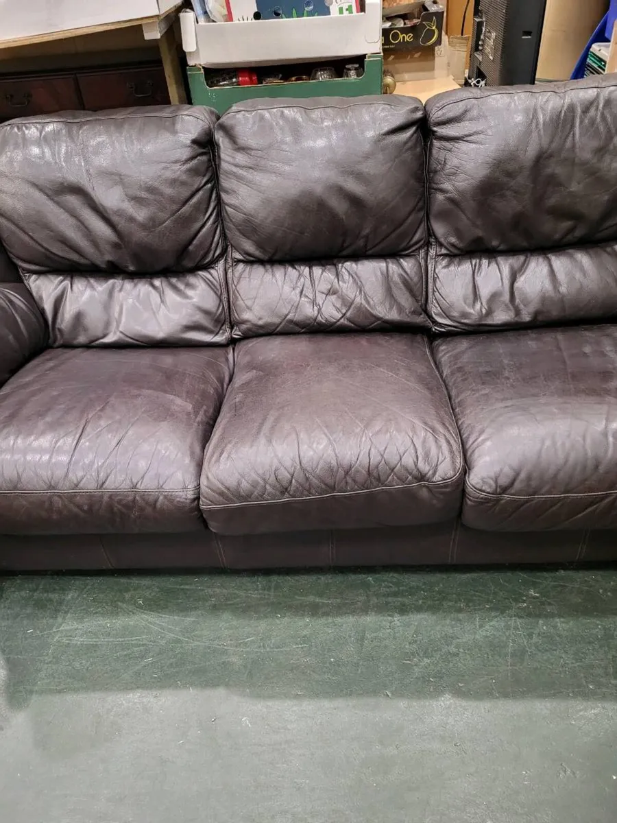 Two large Itaian leather sofas - Image 3