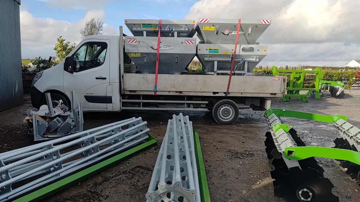 Fertiliser spreader Tolmet - Image 1