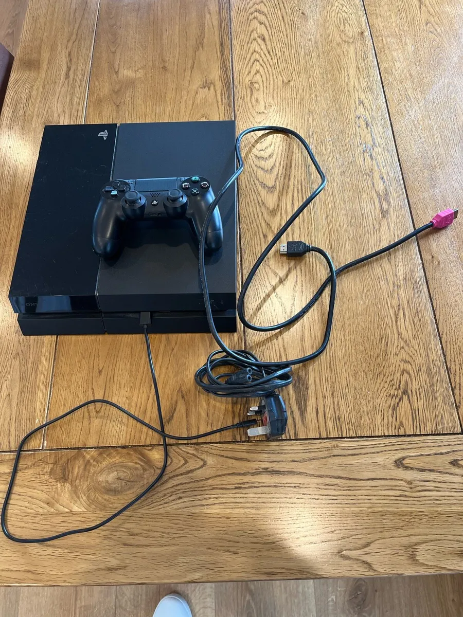 PlayStation 4 plus 9 games - Image 2