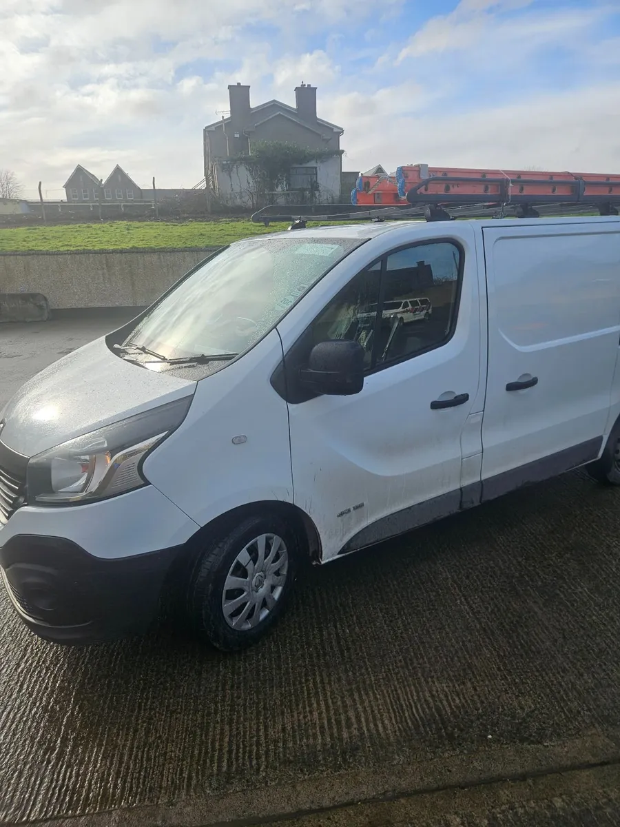 Renault Trafic 2015 - Image 2