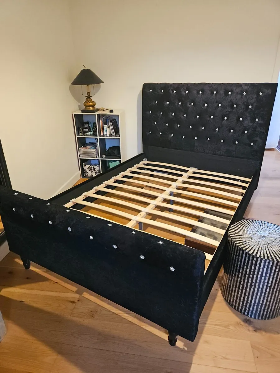 bed frame - Image 1