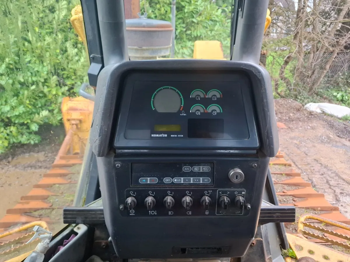 Komatsu D65EX-15 - Image 2