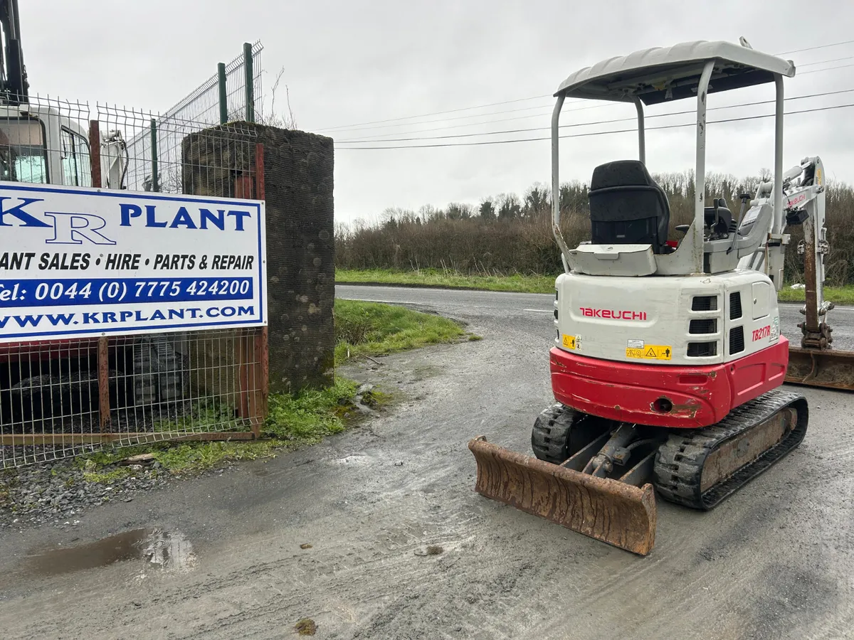 Year 2022 Takeuchi TB217R - Image 3