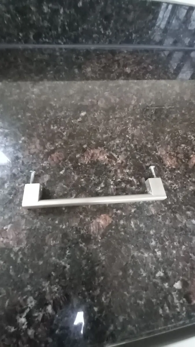 Kitchen built in cabinets door handles - Image 3