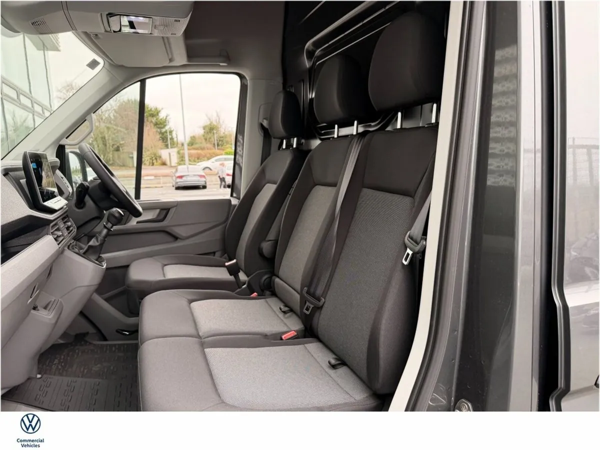 Volkswagen Crafter TRENDLINE T30 MWB HR 140HP M6F - Image 4