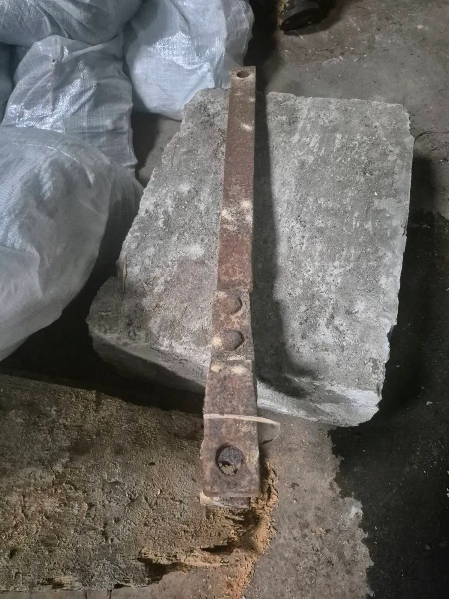 Vintage  tractor - Image 1