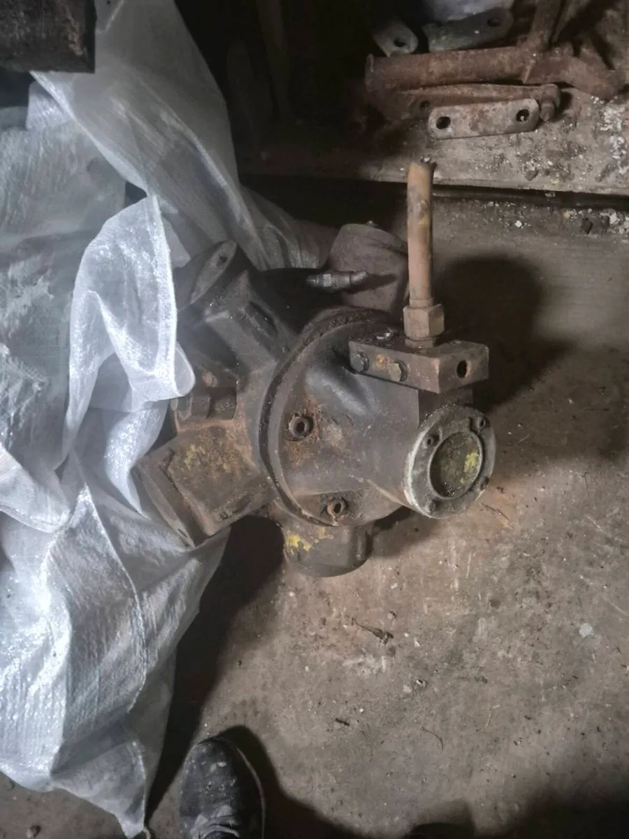 Vintage  tractor - Image 3