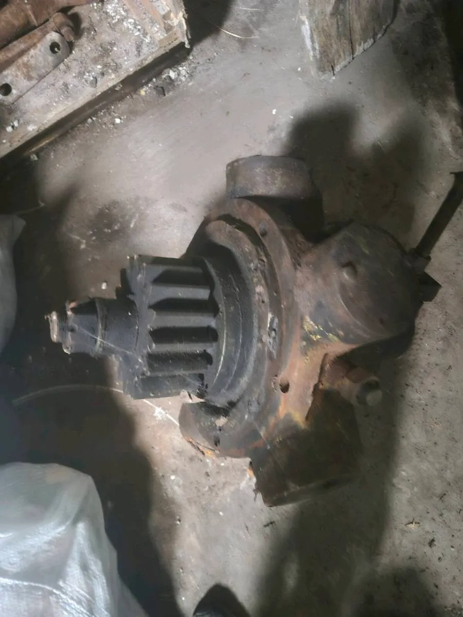 Vintage  tractor - Image 4