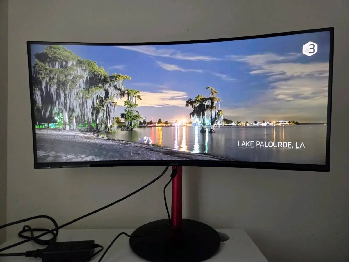 Acer 34” Curved Gaming Monitor (XZ342CU) - Image 4