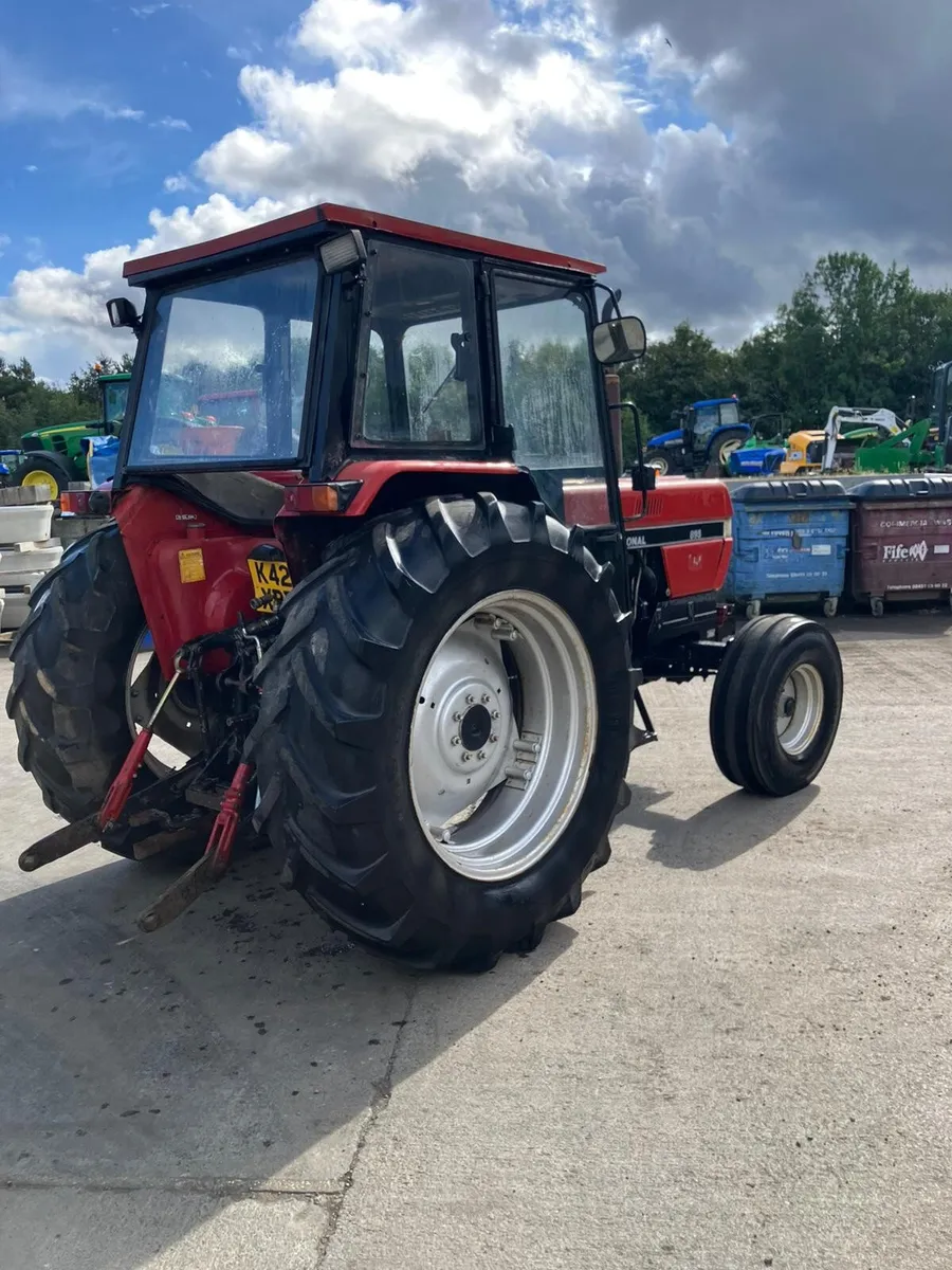 CASE 895 2WD - Image 2