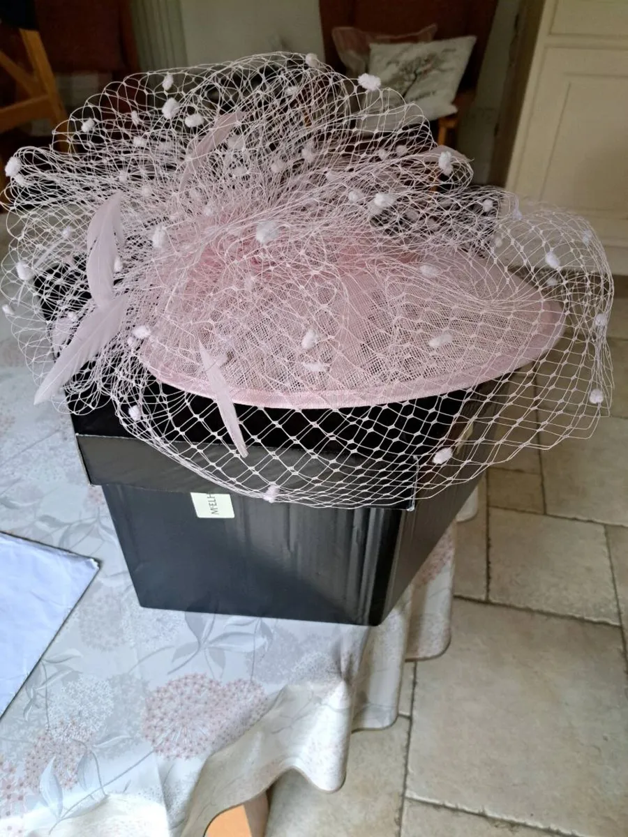 Wedding hat - Image 1