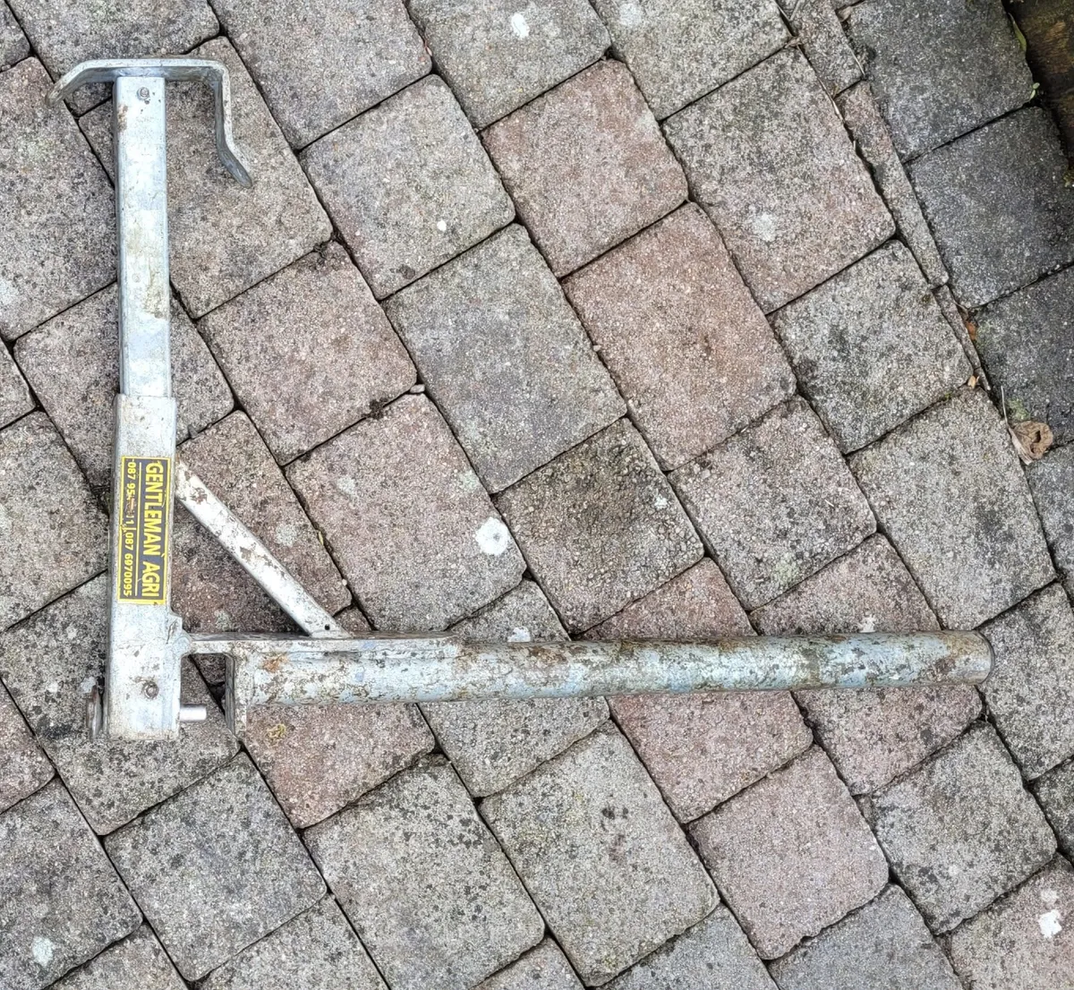 Cattle crush anti backing bar - Image 2