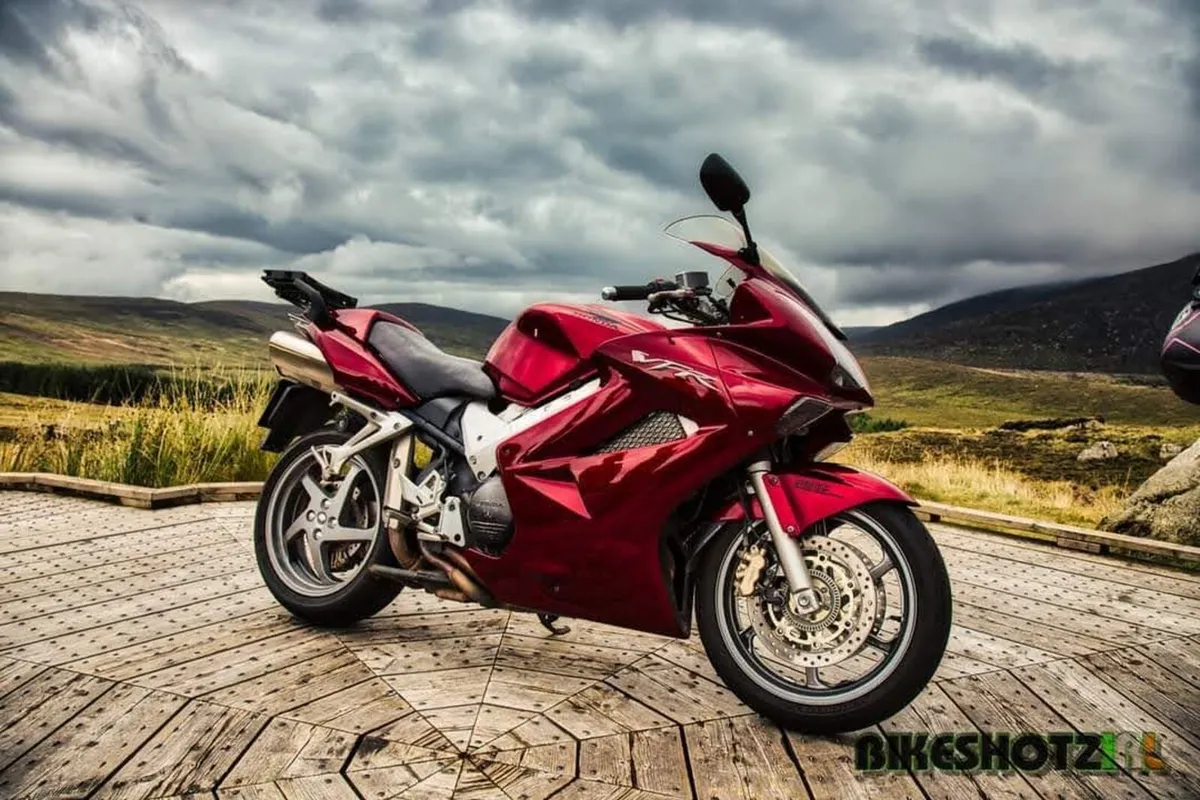 Honda VFR 2006 - Image 1