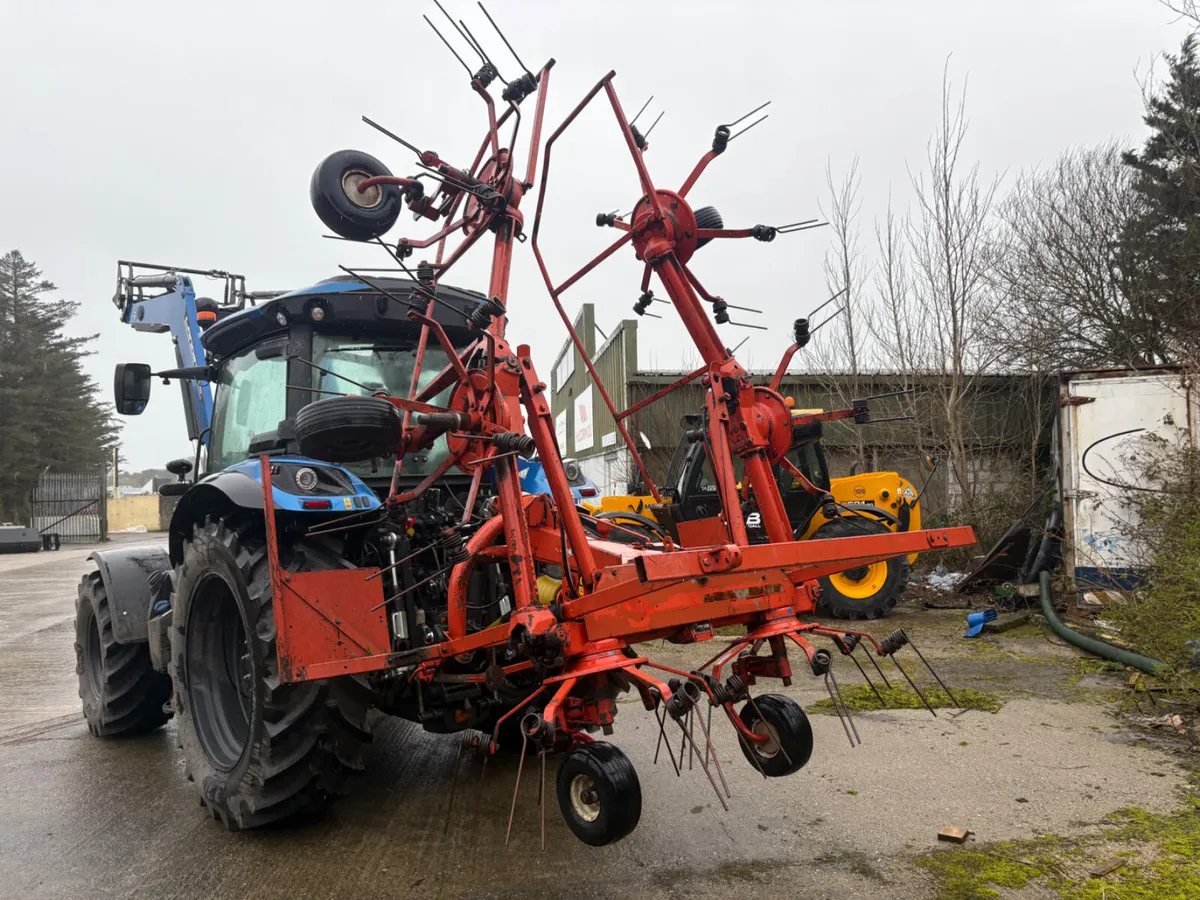 Kuhn tedder - Image 1