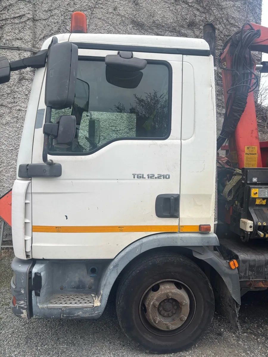 MAN 12.210 - Image 2